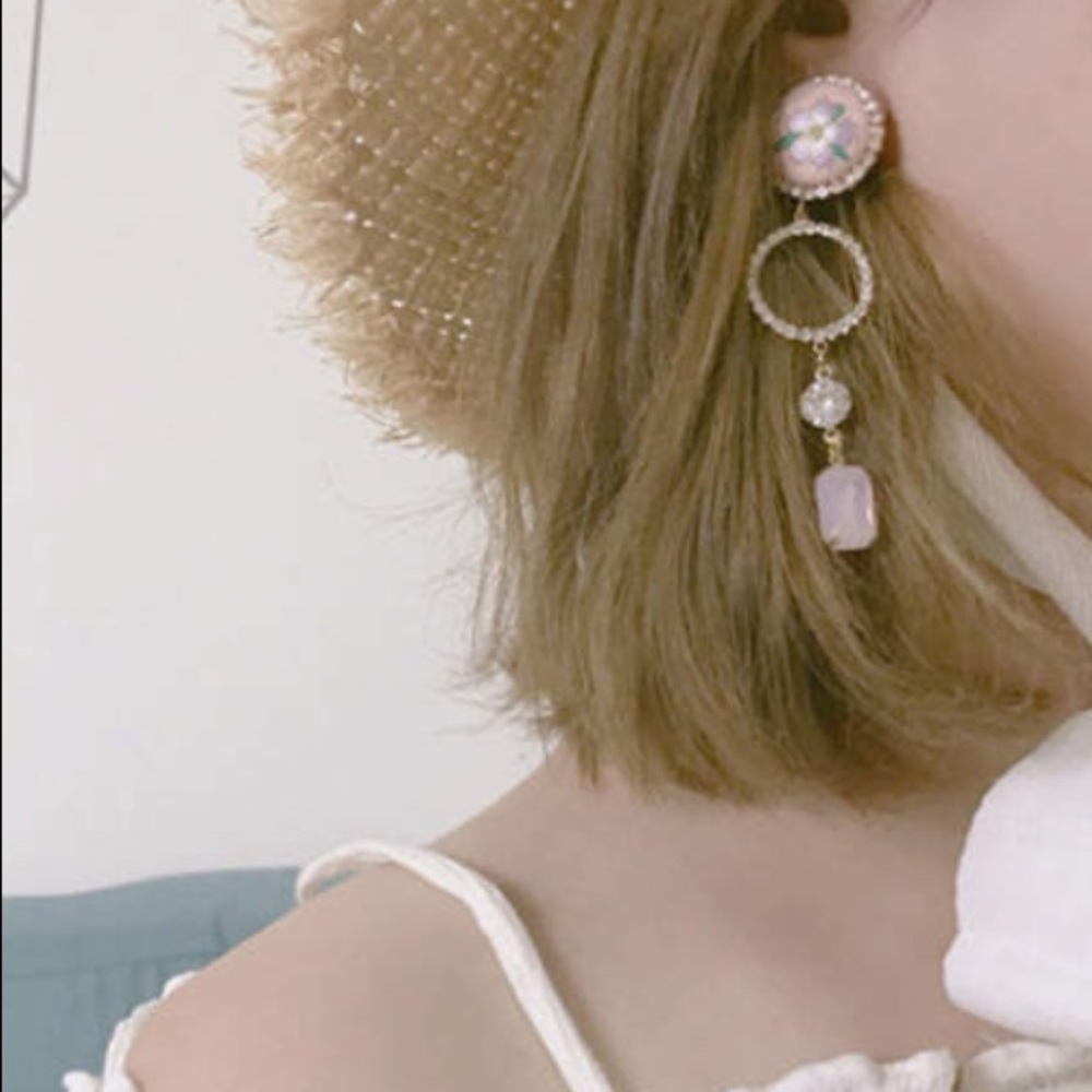 Floral🌸 Spring Earrings - Picture 5 of 5